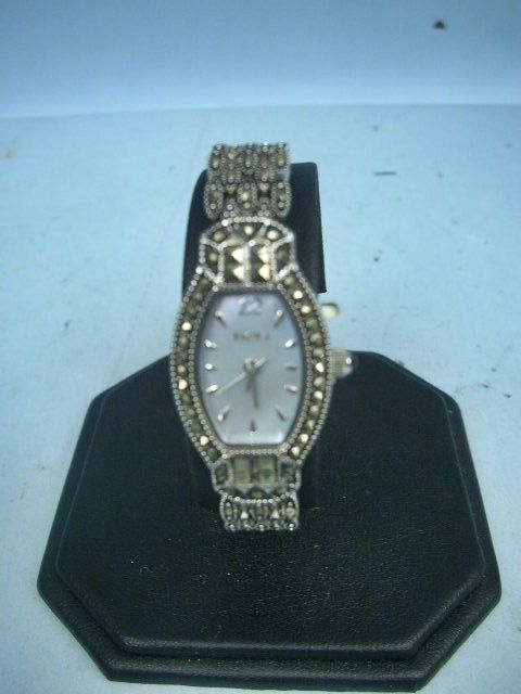 Ladies Elegant Elgin Marcasite Quartz Watch   Stunning  